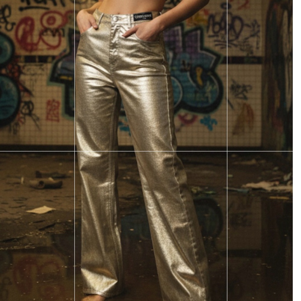 Queen Hearts Paris Gold Coated Jeans Women's Size Large NWT